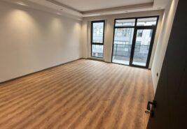 Batıkent Mahallesinde Merkezi Konumda 135m² 3+1 Daire